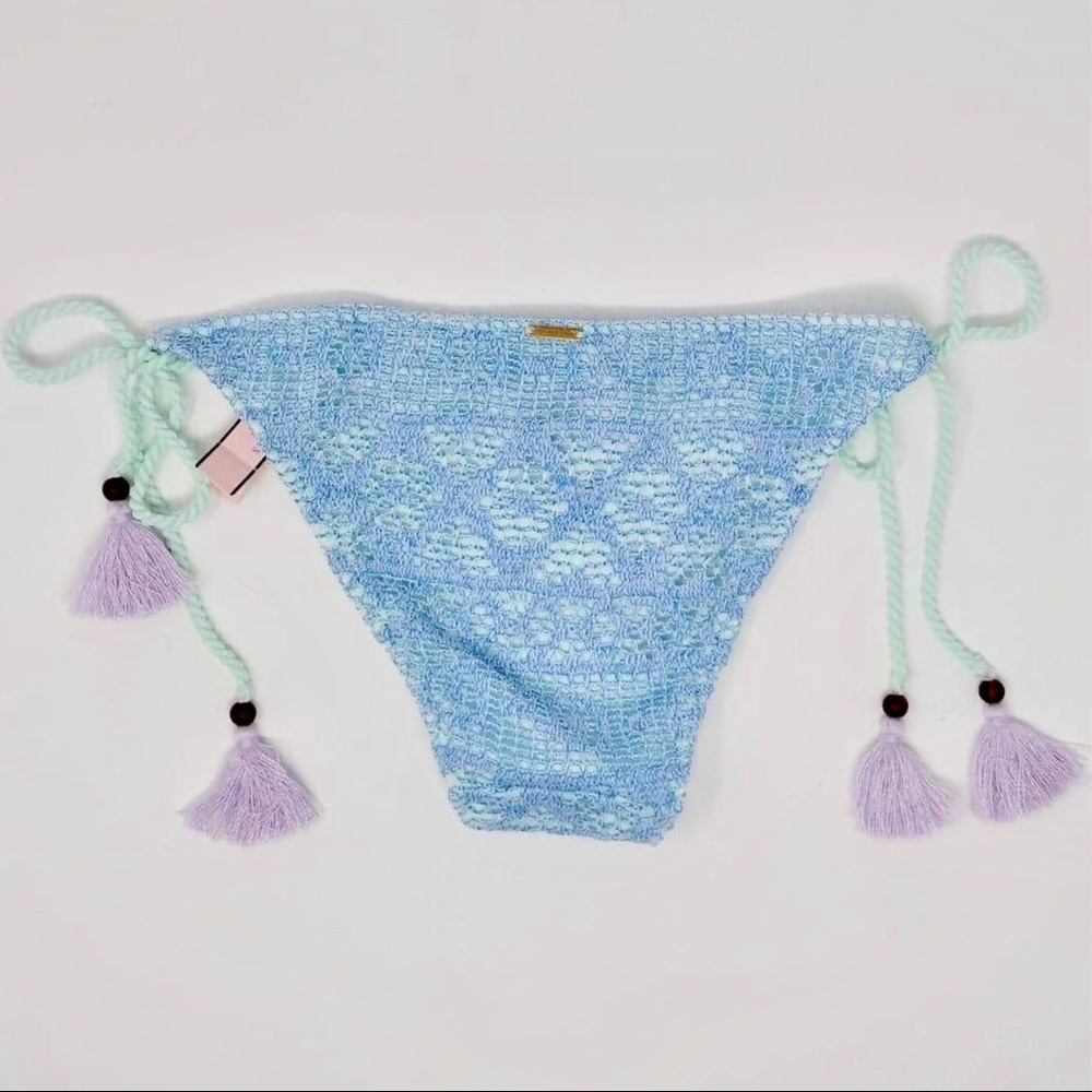 VICTORIA’S SECRET SWIM THE CHEEKY STRING BOTTOM - Picture 3 of 7